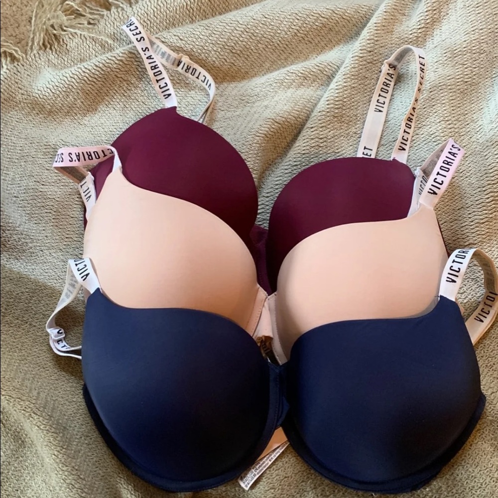 Victoria’s Secret T-shirt uplift full coverage bra